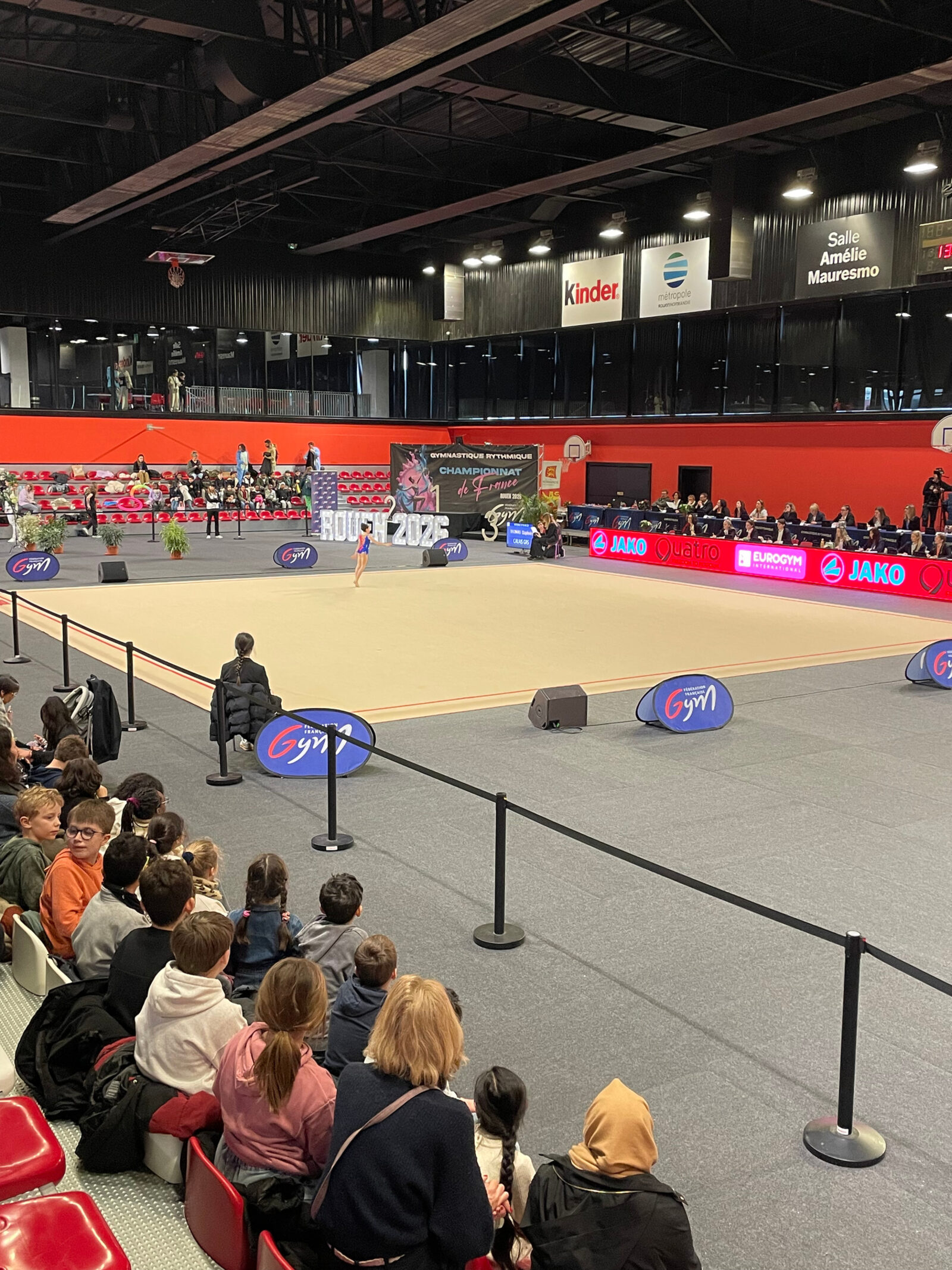 Compétition de gymnastique rythmique
