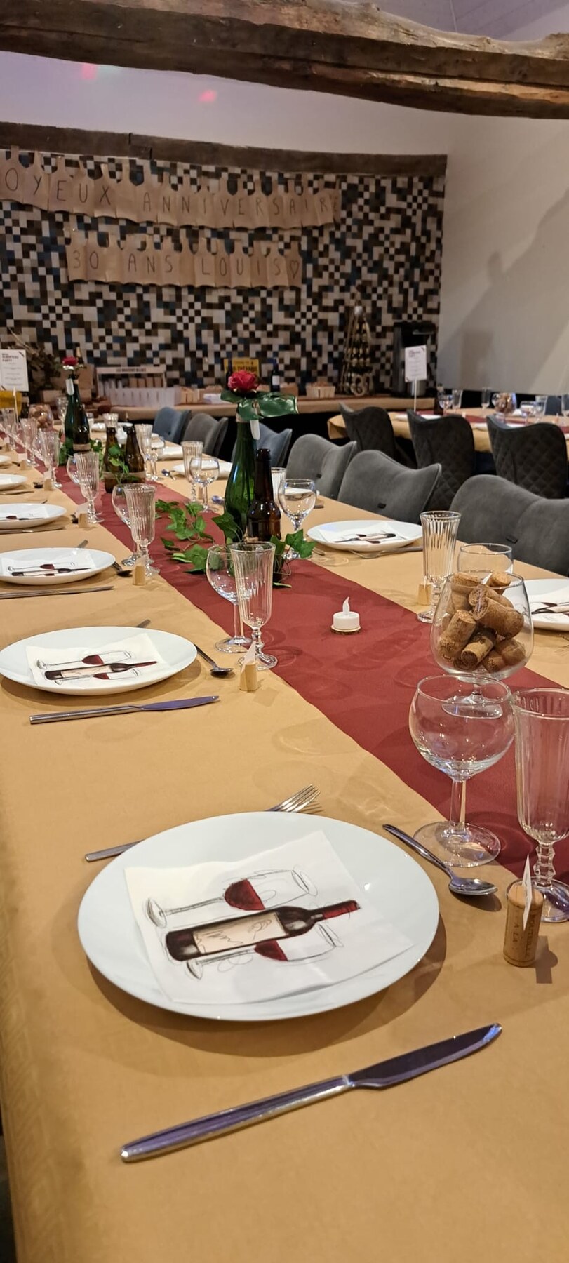 Décoration et table dressée pour le week-end des 30 ans